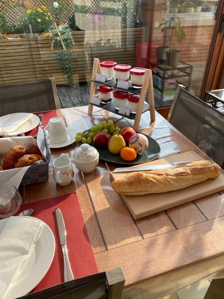 Lauralys Hotel Монс Екстериор снимка